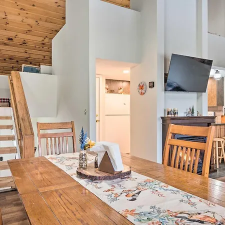 Stunning Lincoln Escape With Deck And Mtn Views! Apartamento Exterior foto