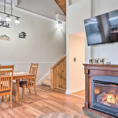 Stunning Lincoln Escape With Deck And Mtn Views! Apartamento Exterior foto