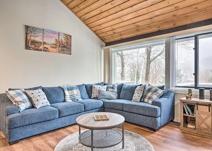 Stunning Lincoln Escape With Deck And Mtn Views!